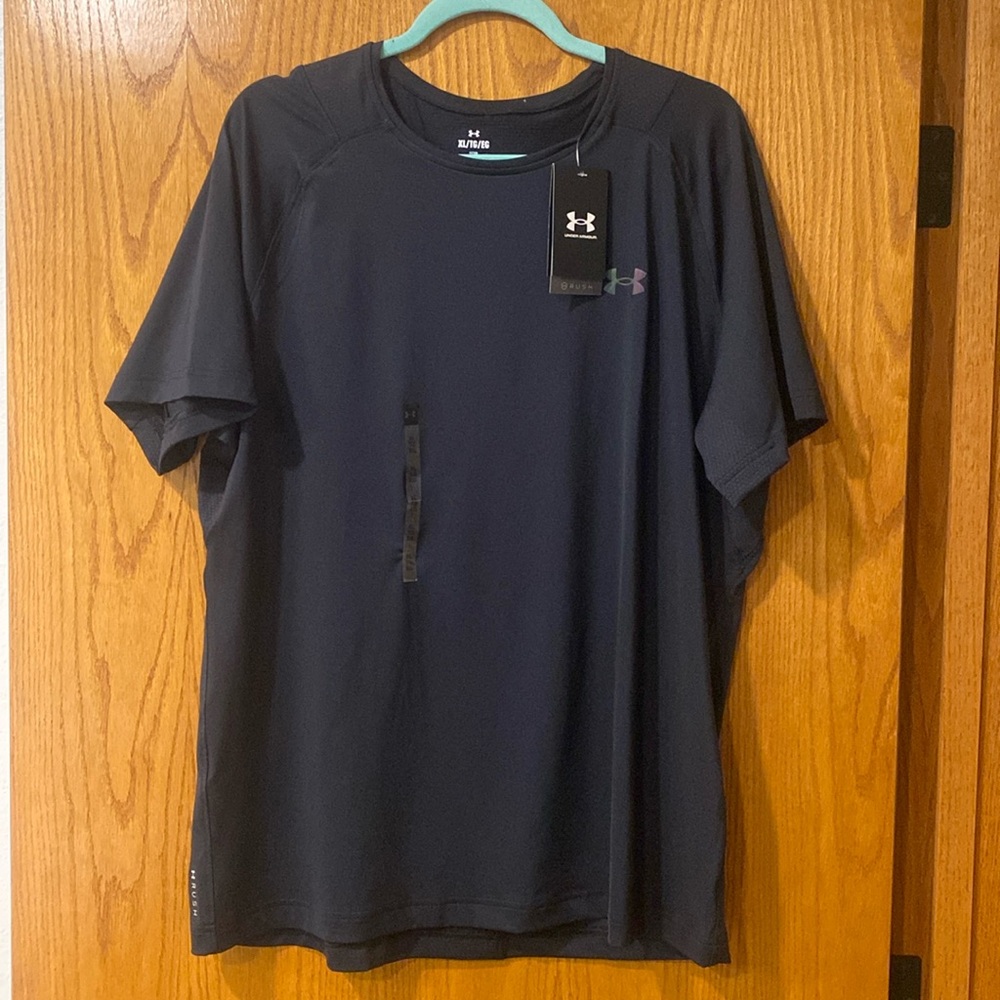 NWT Mens UA tee